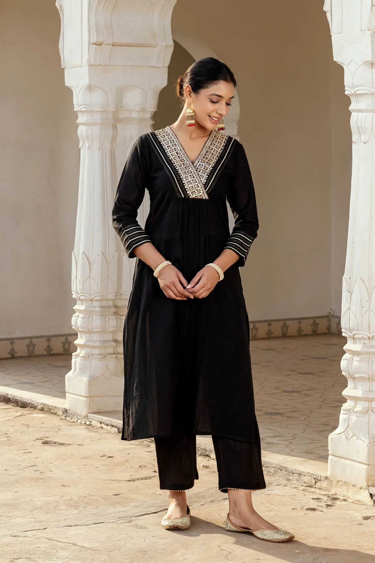 Aaira Kurta