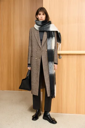 LILY Classic Wool Coat with Broad Shoulders